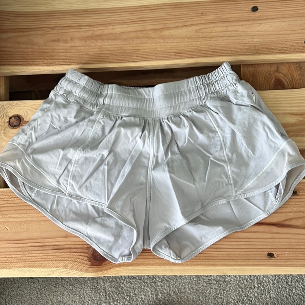 Lululemon White Hotty Hot shorts! Size 4